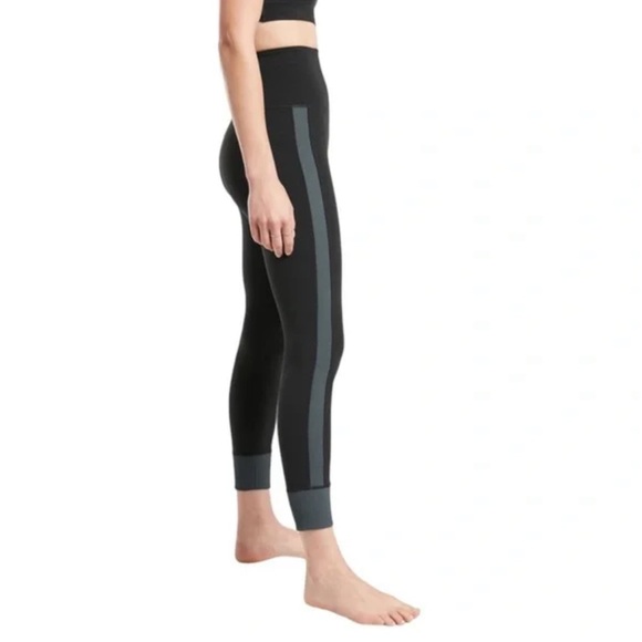 Athleta Elation Rib Trim 7/8 Tight in Black Grey Rib Size L - Picture 2 of 16